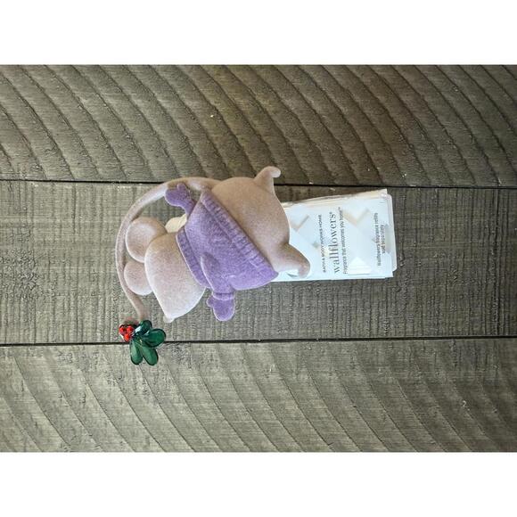Bath & Body Works Other - Bath & Body Works Wallflowers plug in- Holiday Mouse